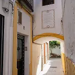 La Calleja De La Corredera Córdoba