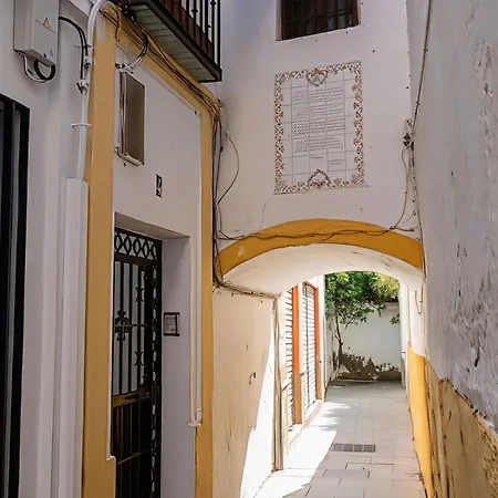 La Calleja De La Corredera *