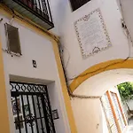 La Calleja De La Corredera *