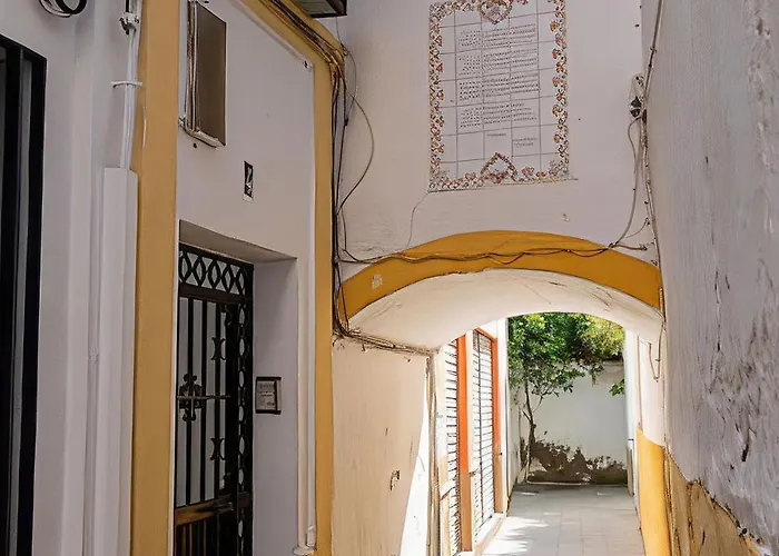 La Calleja De La Corredera *
